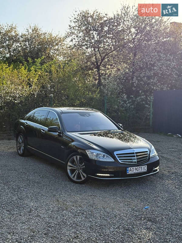 Седан Mercedes-Benz S-Class 2010 в Ужгороді