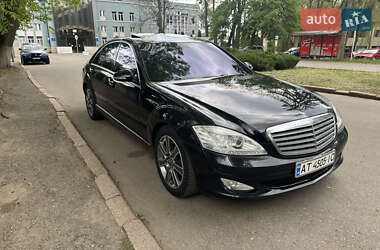 Седан Mercedes-Benz S-Class 2006 в Чернівцях