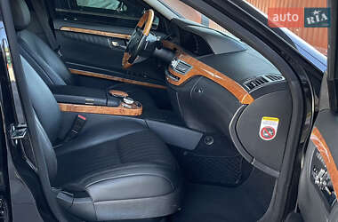 Седан Mercedes-Benz S-Class 2009 в 