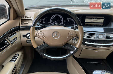 Седан Mercedes-Benz S-Class 2012 в 