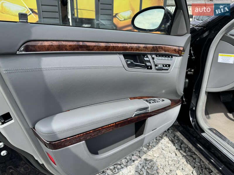 Седан Mercedes-Benz S-Class 2007 в Стрию