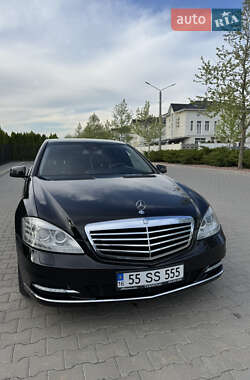 Седан Mercedes-Benz S-Class 2012 в 