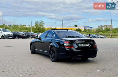 Седан Mercedes-Benz S-Class 2005 в 