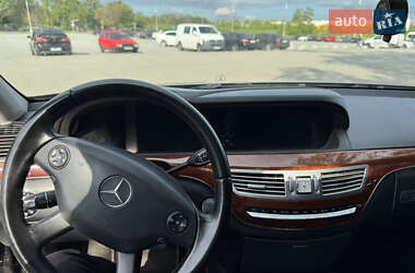 Седан Mercedes-Benz S-Class 2005 в 