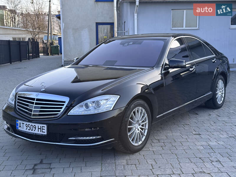Седан Mercedes-Benz S-Class 2013 в 