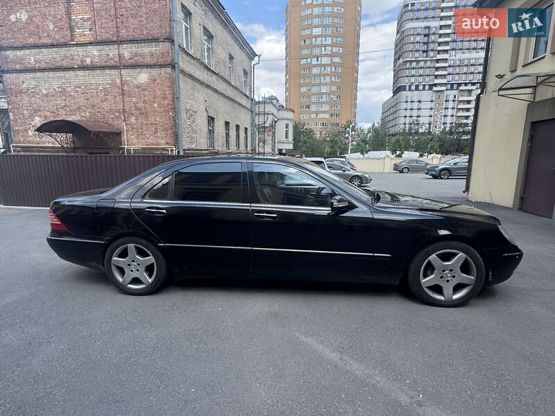 Mercedes-Benz S-Class 2005