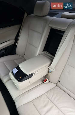 Седан Mercedes-Benz S-Class 2012 в 