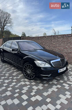 Седан Mercedes-Benz S-Class 2012 в Звягелі