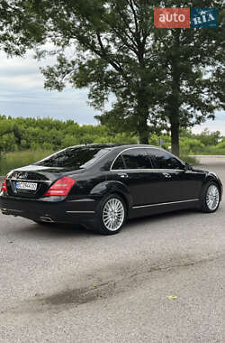 Седан Mercedes-Benz S-Class 2006 в  фото 13 Седан Mercedes-Benz S-Class 2006 в