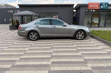 Седан Mercedes-Benz S-Class 2009 в 