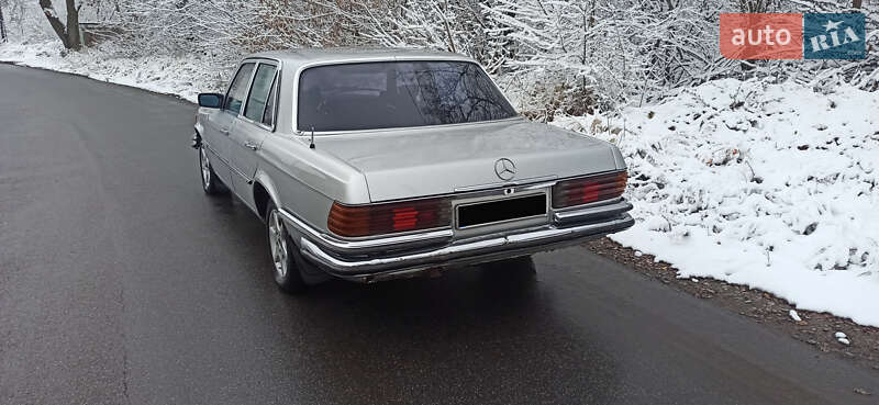 Седан Mercedes-Benz S-Class 1979 в Гайсину