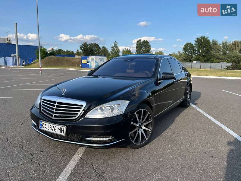 Mercedes-Benz S-Class 2010