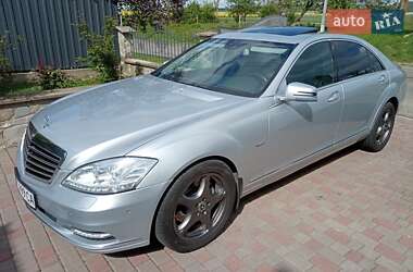 Седан Mercedes-Benz S-Class 2011 в Дубно