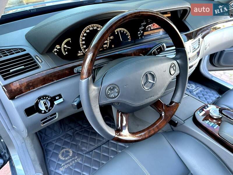 Седан Mercedes-Benz S-Class 2006 в Чернівцях