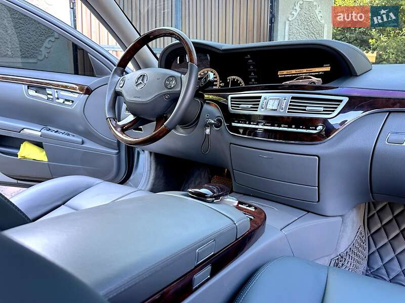 Седан Mercedes-Benz S-Class 2006 в Чернівцях