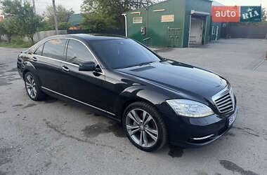Седан Mercedes-Benz S-Class 2013 в 