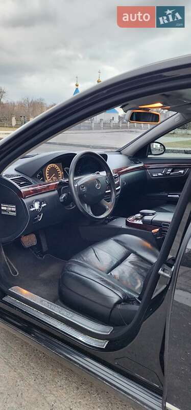 Седан Mercedes-Benz S-Class 2006 в Вараше