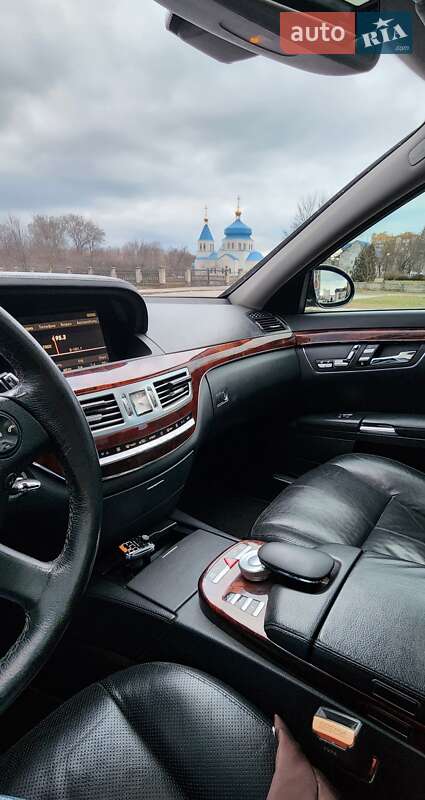 Седан Mercedes-Benz S-Class 2006 в Вараше