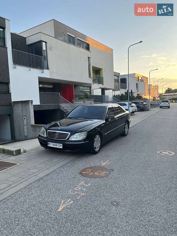 Mercedes-Benz S-Class 2000