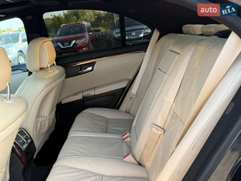 Седан Mercedes-Benz S-Class 2006 в Ровно