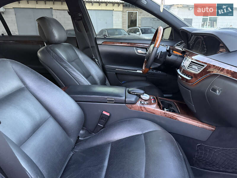 Седан Mercedes-Benz S-Class 2010 в Ровно