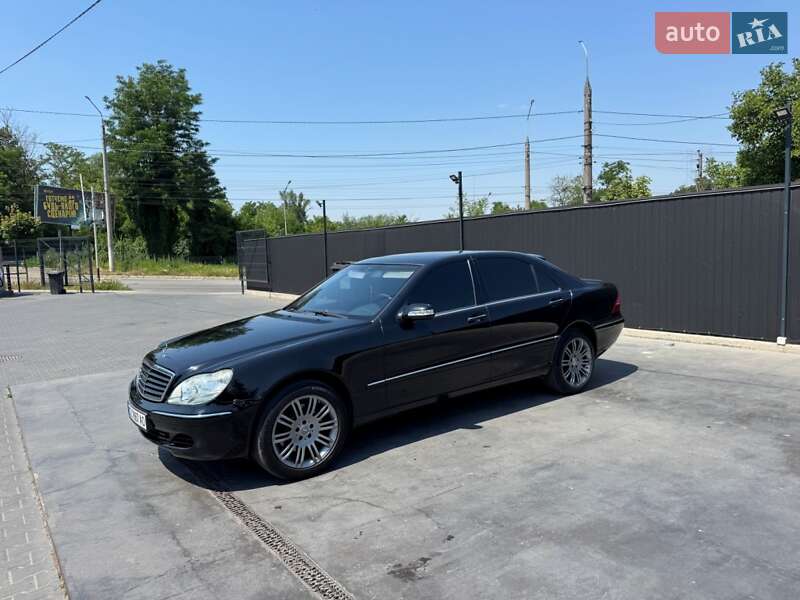 Седан Mercedes-Benz S-Class 2001 в Чернівцях