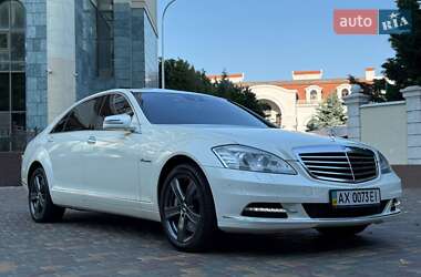 Седан Mercedes-Benz S-Class 2012 в 