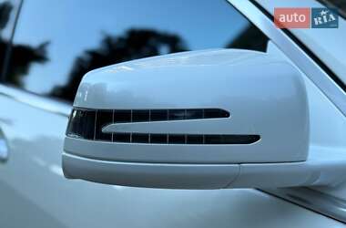 Седан Mercedes-Benz S-Class 2012 в 