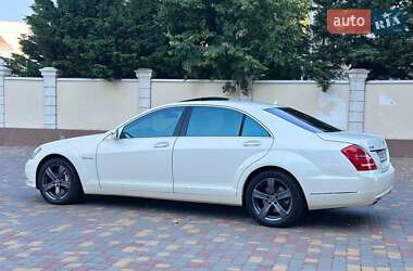 Седан Mercedes-Benz S-Class 2012 в 