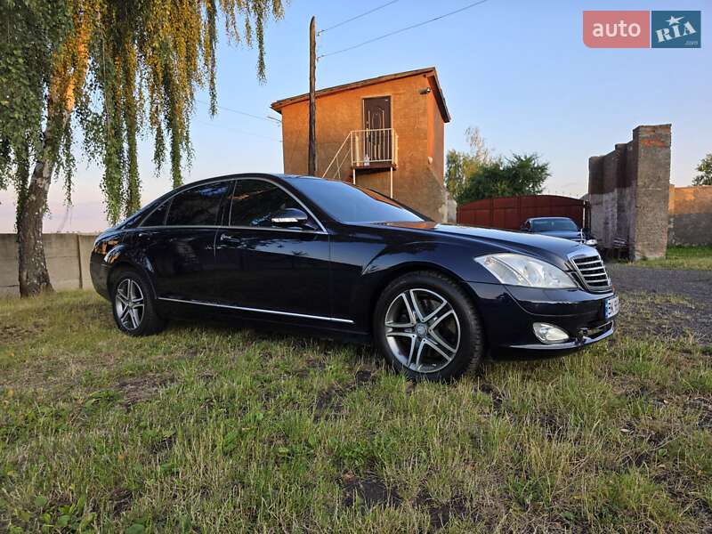 Седан Mercedes-Benz S-Class 2007 в Ровно
