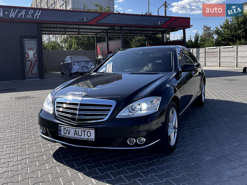 Mercedes-Benz S-Class 2012