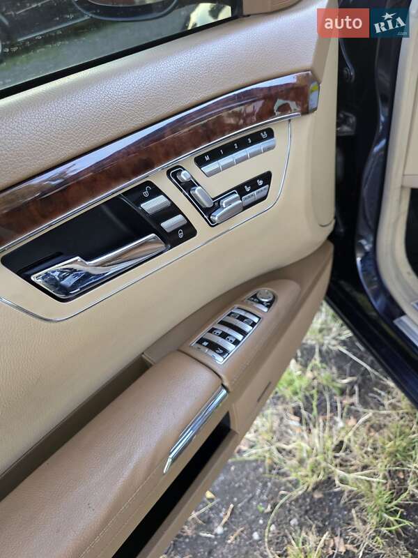 Седан Mercedes-Benz S-Class 2007 в Ровно