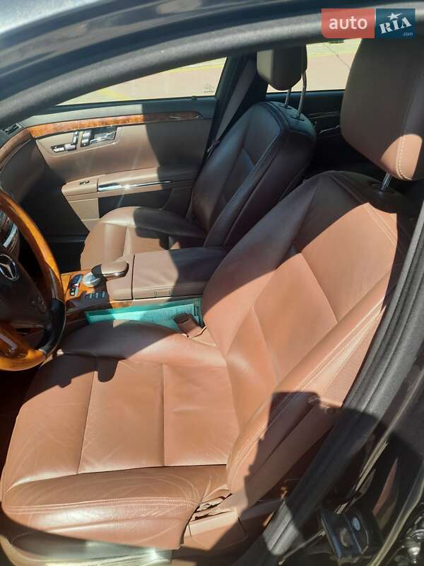 Седан Mercedes-Benz S-Class 2012 в Оржице