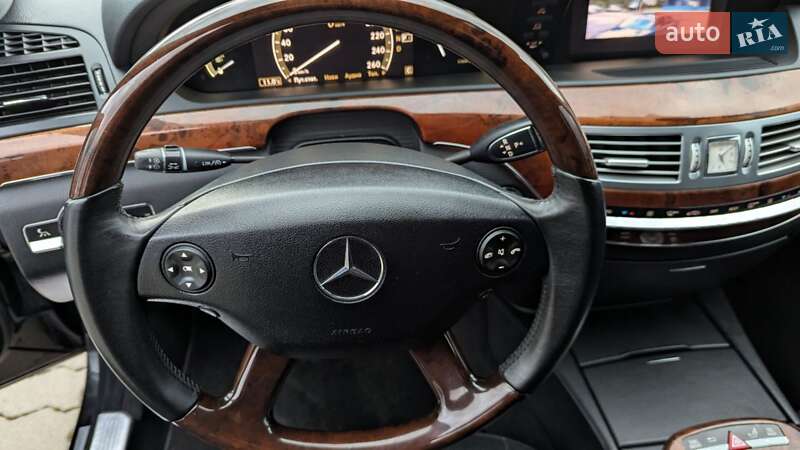 Седан Mercedes-Benz S-Class 2009 в Стрию
