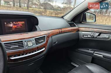 Седан Mercedes-Benz S-Class 2009 в 