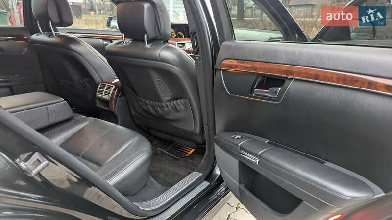 Седан Mercedes-Benz S-Class 2009 в Стрию