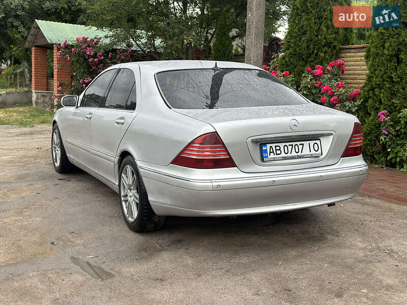 Седан Mercedes-Benz S-Class 2000 в Браиловом