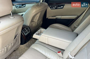 Седан Mercedes-Benz S-Class 2005 в 