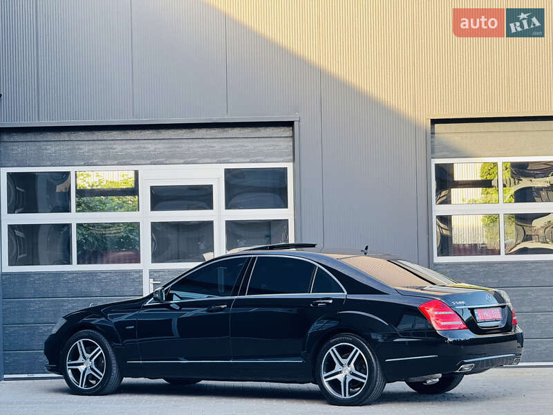 Седан Mercedes-Benz S-Class 2011 в Мукачево