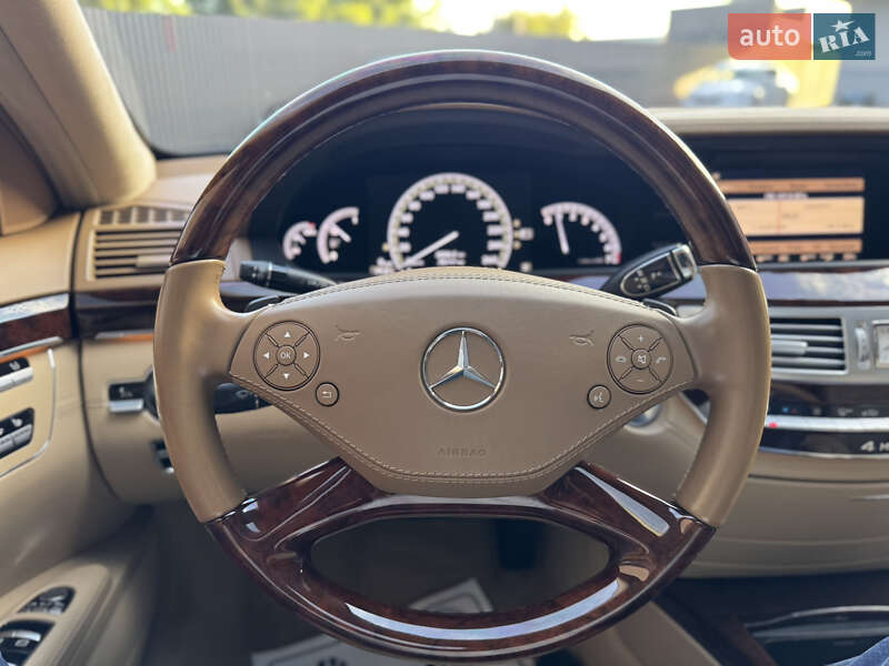 Седан Mercedes-Benz S-Class 2011 в Мукачево