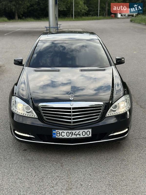 Седан Mercedes-Benz S-Class 2006 в Черновцах