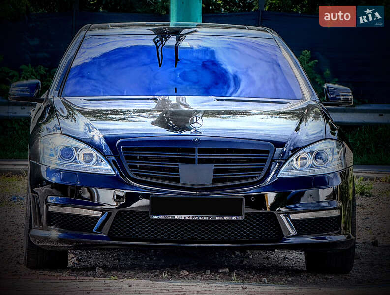 Mercedes-Benz S-Class 2010