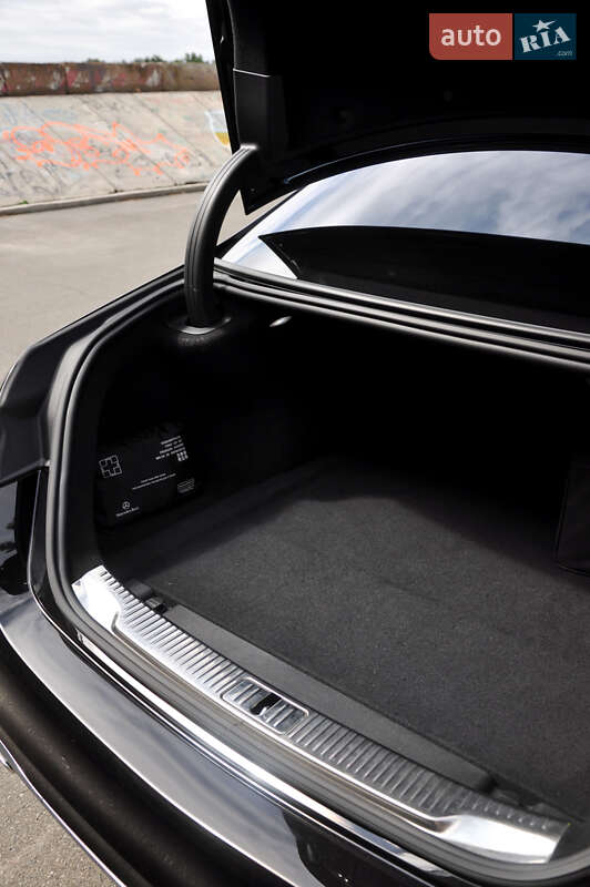 Седан Mercedes-Benz S-Class 2022 в Києві