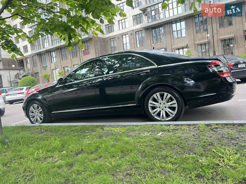Mercedes-Benz S-Class 2008