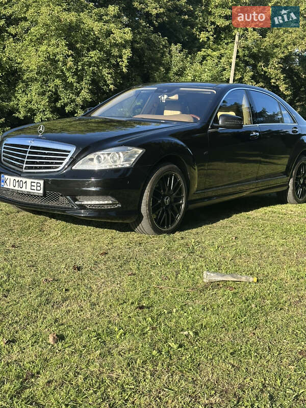 Mercedes-Benz S-Class 2010