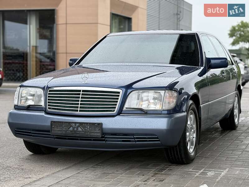 Mercedes-Benz S-Class 1992