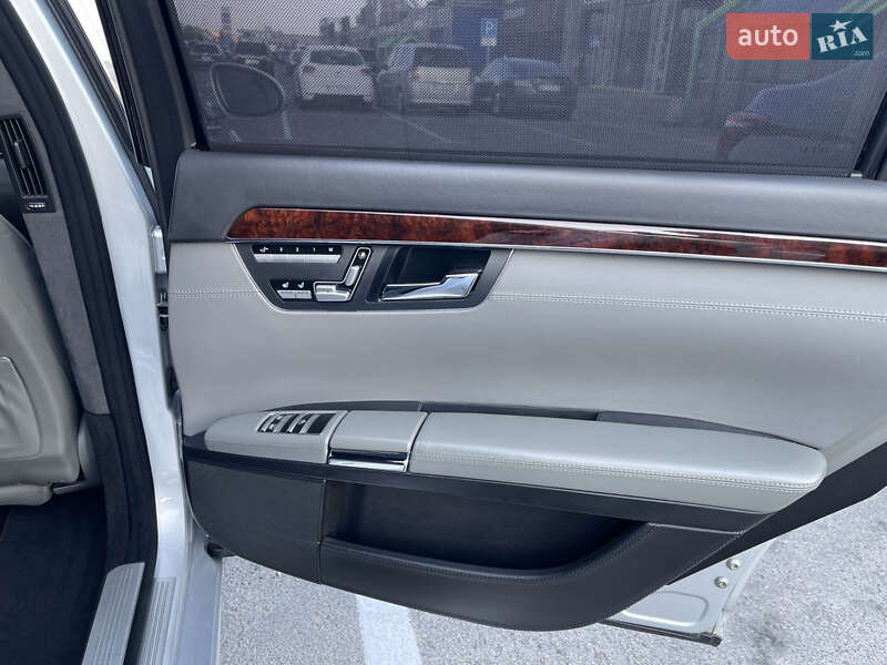 Седан Mercedes-Benz S-Class 2006 в Полтаве