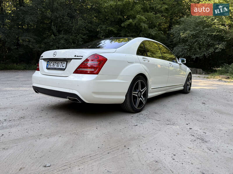 Седан Mercedes-Benz S-Class 2010 в Львові