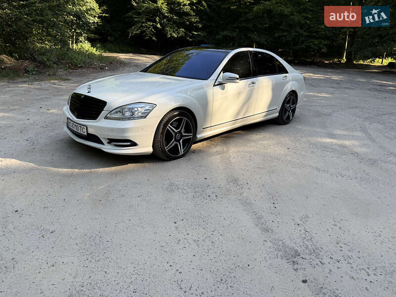 Седан Mercedes-Benz S-Class 2010 в Львові