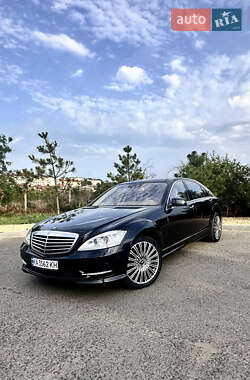 Седан Mercedes-Benz S-Class 2012 в 